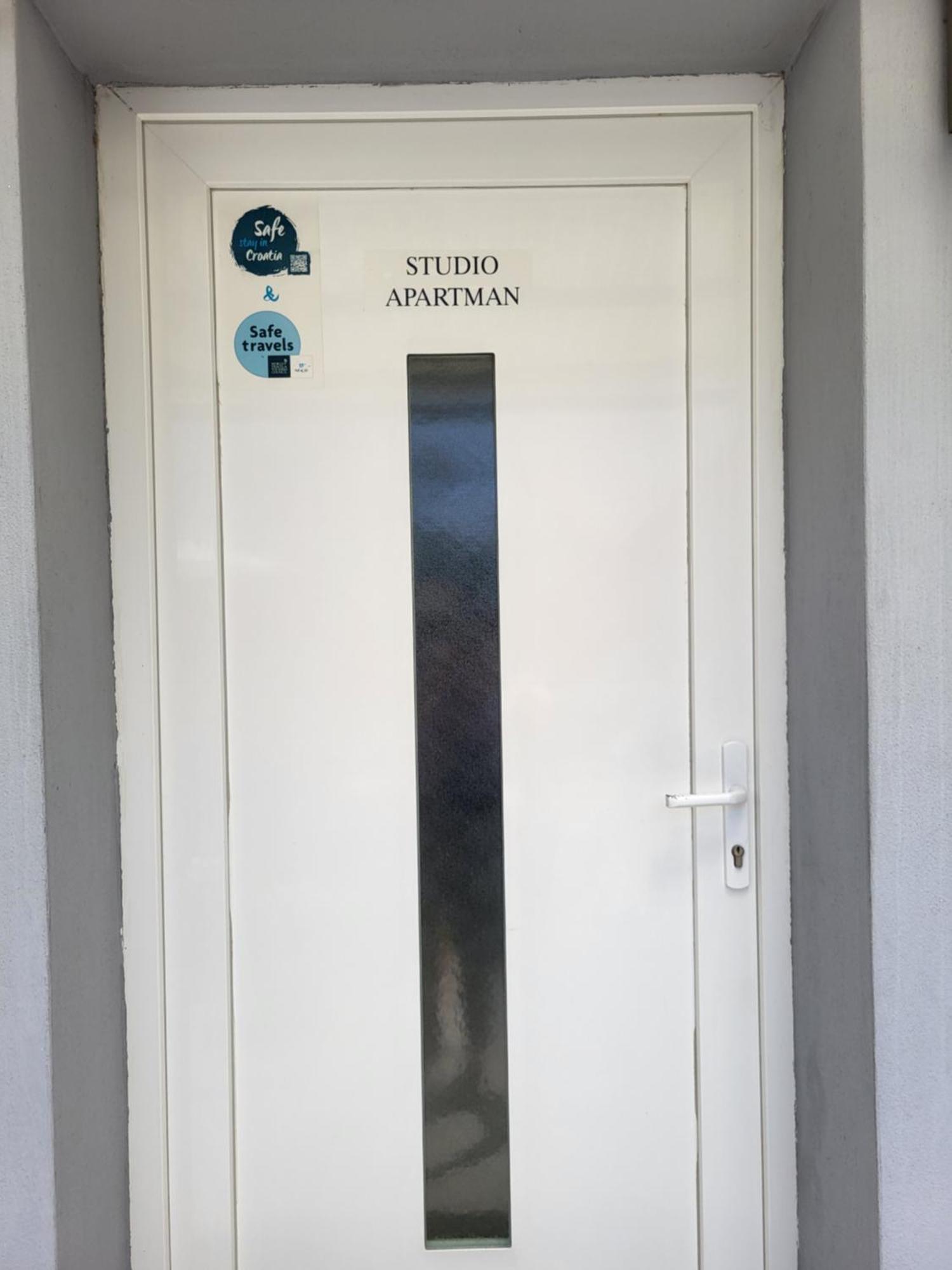 Studio Apartment City With Free Parking Пула Экстерьер фото