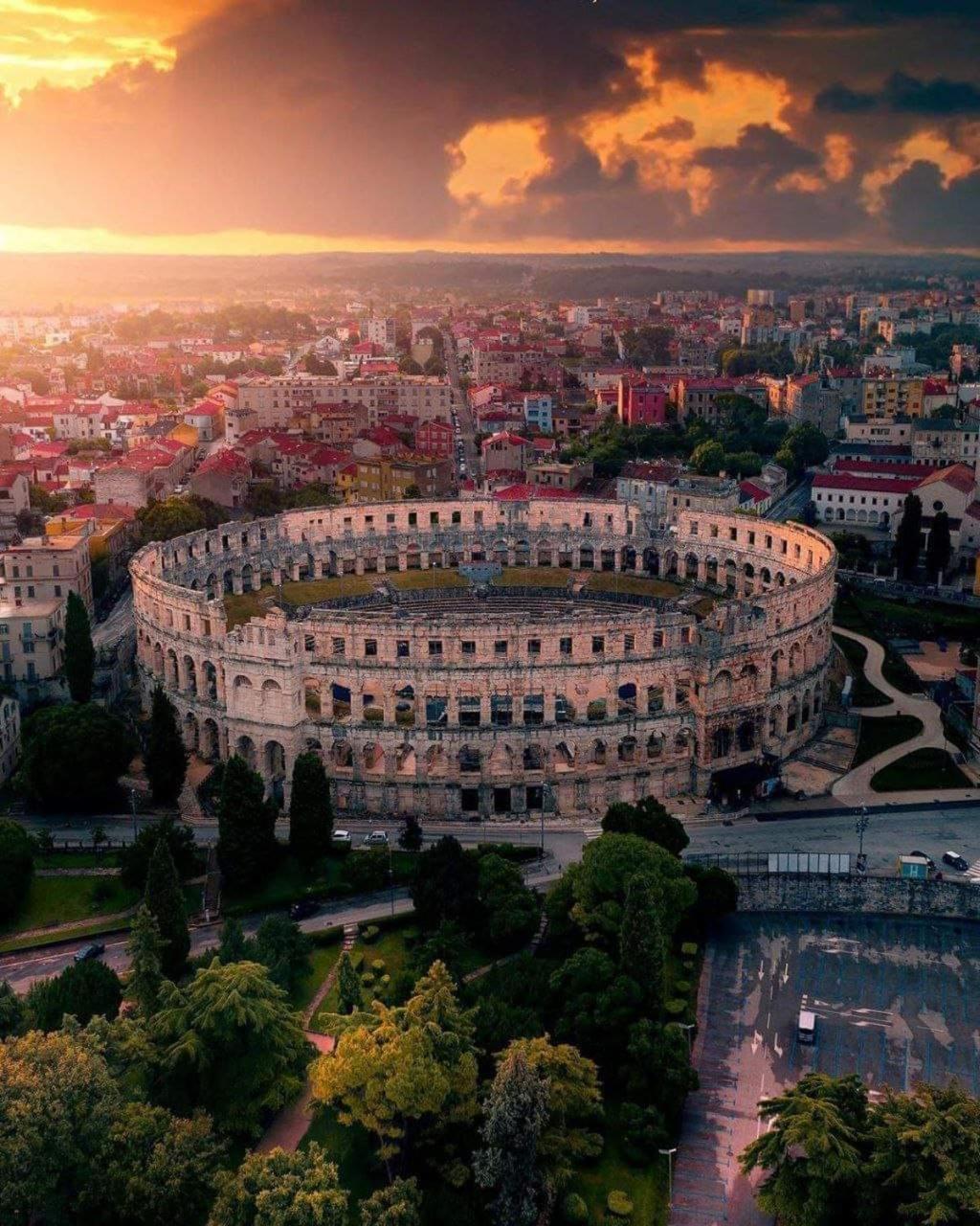 Studio Apartment City With Free Parking Пула Экстерьер фото